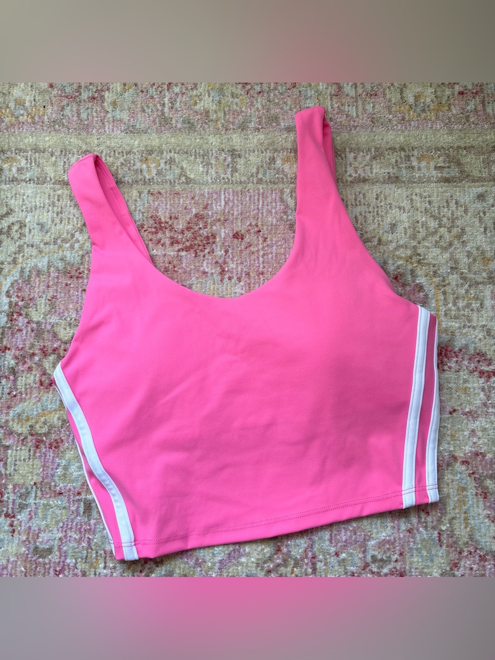 NWOT \\ side stripe active bra top
